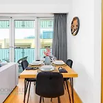 Bloomfields Stylish 1Br In Al Raha Beach