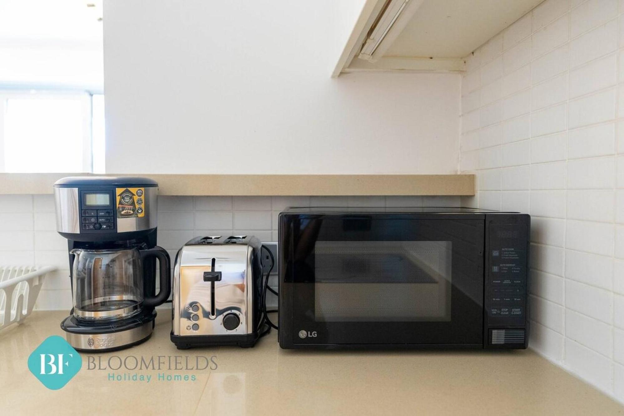 Bloomfields Stylish 1br In Al Raha *