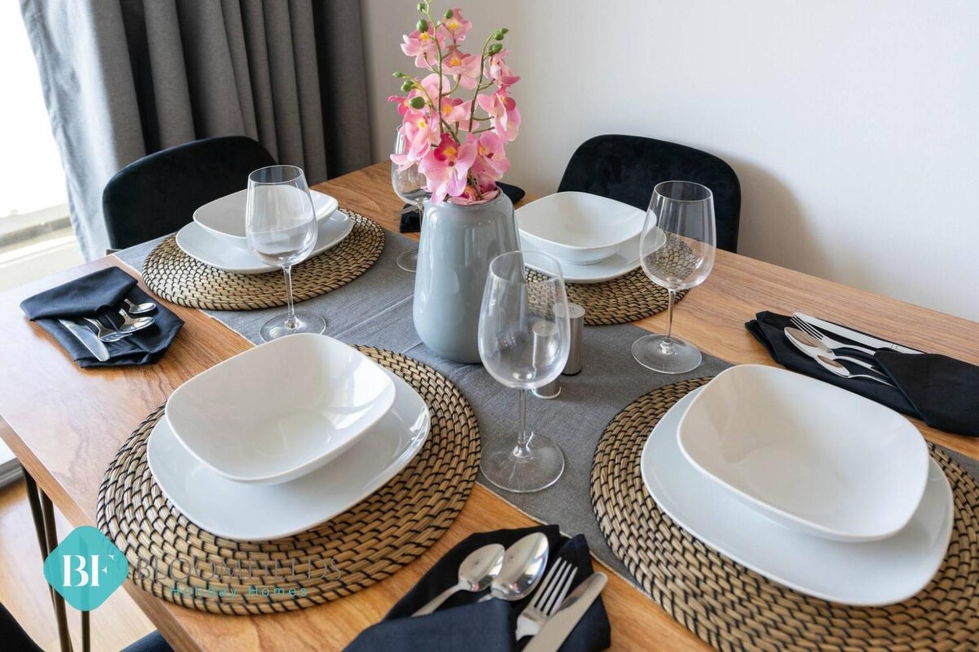 Bloomfields Stylish 1br In Al Raha Apartment